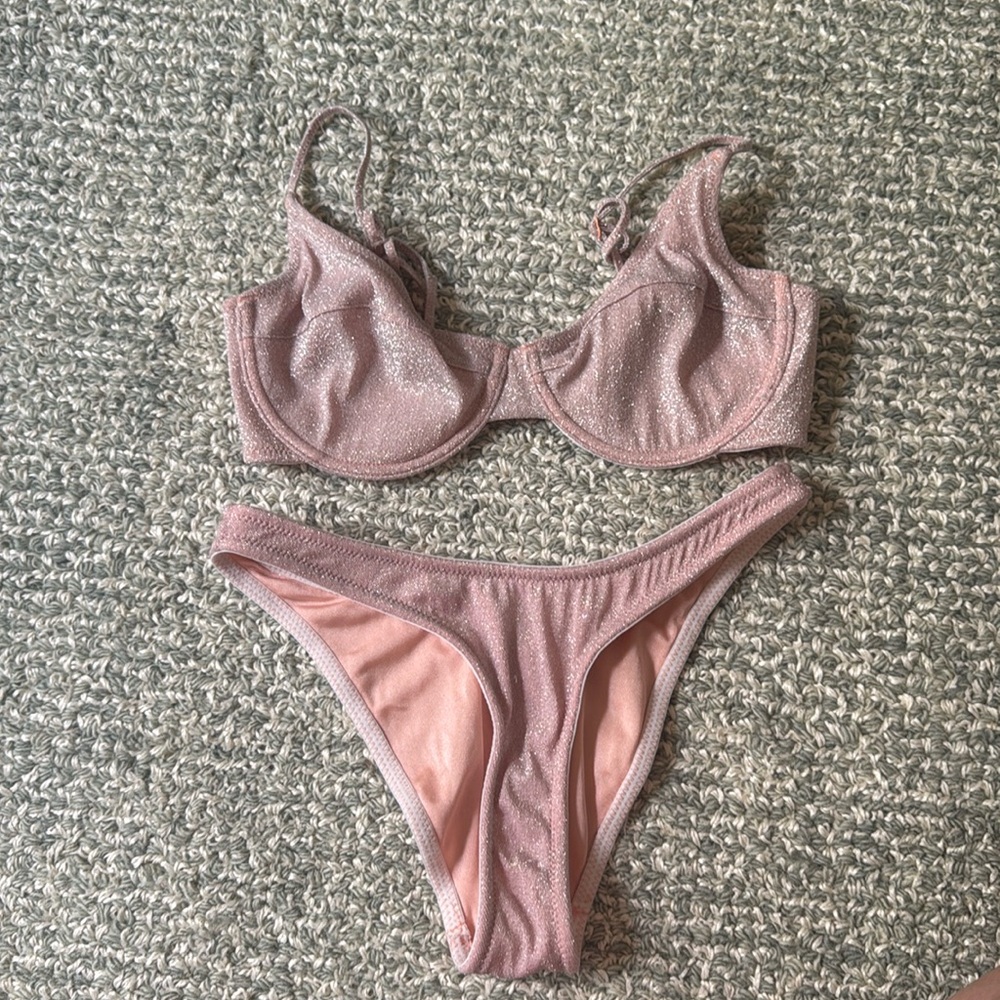 Triangl shimmer pink bikini